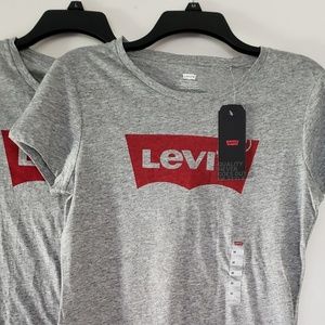 🆕️Levi's Crewneck Batwing T-Shirt